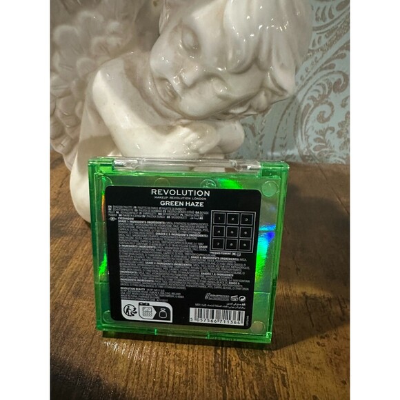 MAKEUP Revolution Artist Ultimate Festival Eyeshadow - Neon Green Haze NEW - Picture 2 of 2